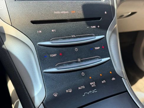 Used 2016 Lincoln MKZ w/ Equipment Group 300A Reserve FWD image 21
