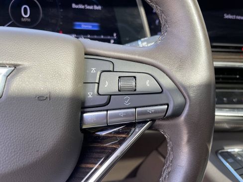 Used 2022 Cadillac Escalade Premium Luxury AWD/4WD image 22