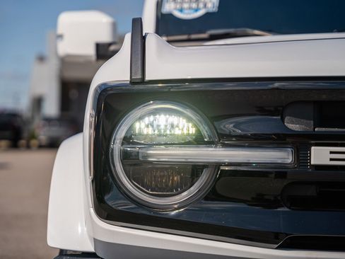 Used 2023 Ford Bronco Outer Banks AWD/4WD image 10