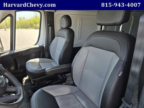 Used 2025 RAM ProMaster 2500 w/ Convenience Group FWD image 7