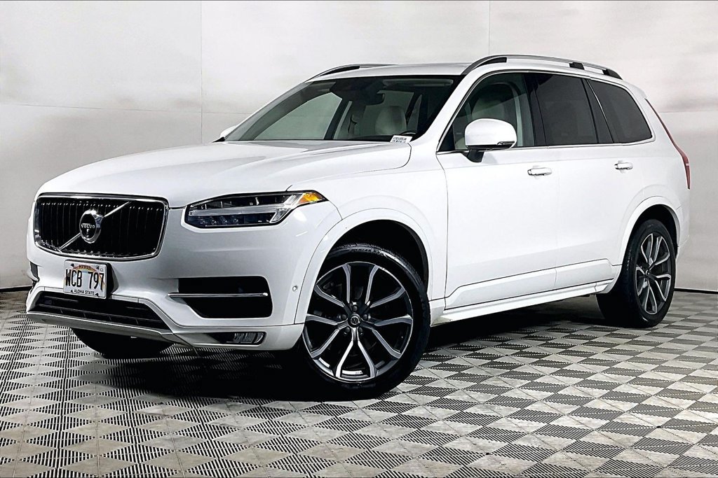 Used 2018 Volvo XC90 T5 Momentum w/ Convenience Package AWD/4WD image 1