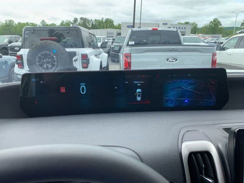 New 2025 Ford Expedition Active RWD image 29