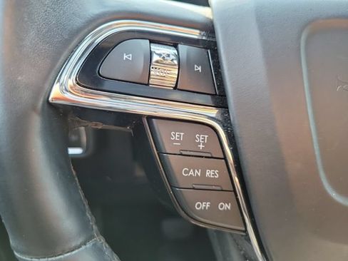 Used 2023 Lincoln Nautilus Reserve AWD/4WD image 13