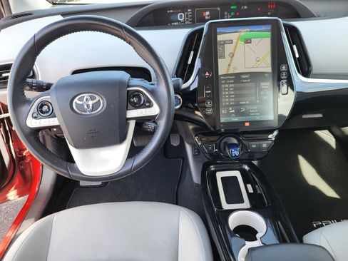 Used 2018 Toyota Prius Four Touring w/ Premium Convenience Package image 18
