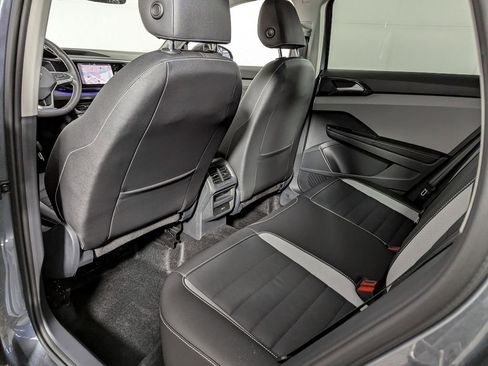 Used 2024 Volkswagen Taos SEL image 44