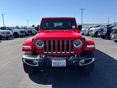 Used 2022 Jeep Wrangler Unlimited Sahara w/ Cold Weather Group AWD/4WD image 3