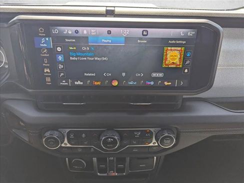 Used 2024 Jeep Wrangler Sahara image 12