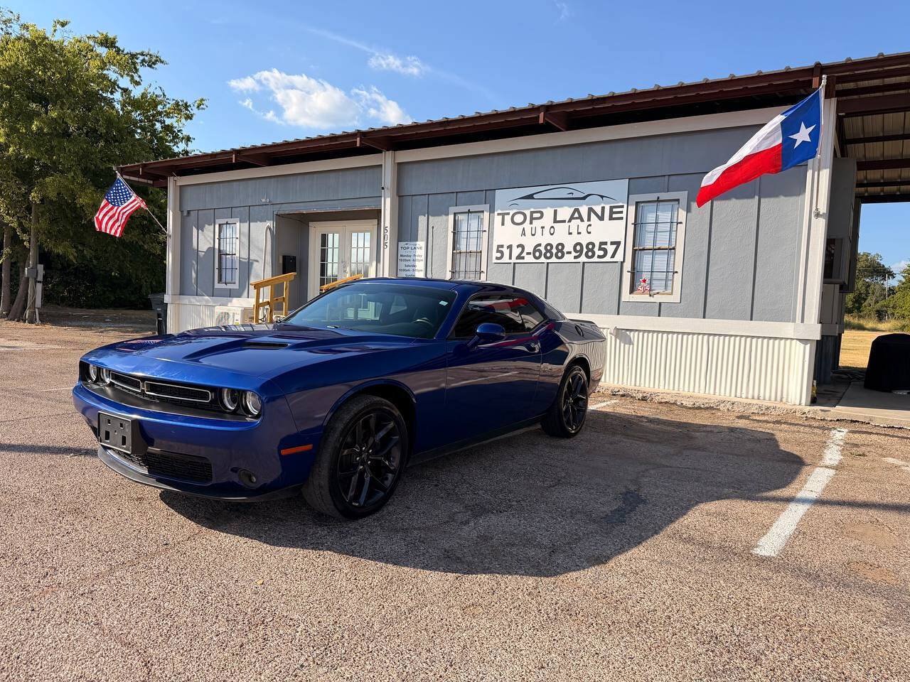 Used 2021 Dodge Challenger SXT w/ Blacktop Package RWD image 2