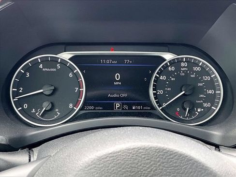 Used 2025 Nissan Sentra SR w/ Trunk Package FWD image 3