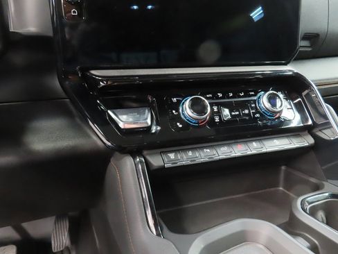 Used 2025 GMC Sierra 2500 AT4 w/ AT4 Premium Plus Package image 69