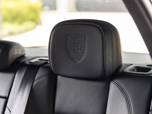 Certified 2026 Porsche Macan AWD/4WD image 38