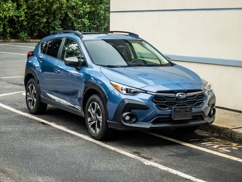 Used 2024 Subaru Crosstrek 2.0i Premium AWD/4WD image 9