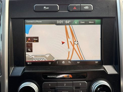 Used 2015 Ford F150 Platinum w/ Equipment Group 701A Luxury image 28