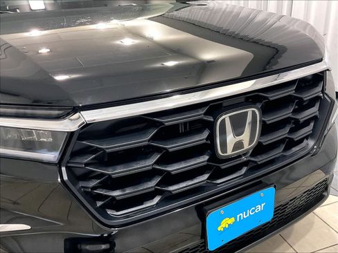 Used 2023 Honda Pilot LX image 31