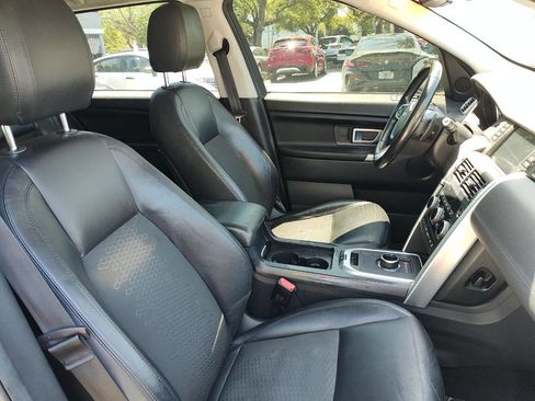 Used 2018 Land Rover Discovery Sport SE image 51