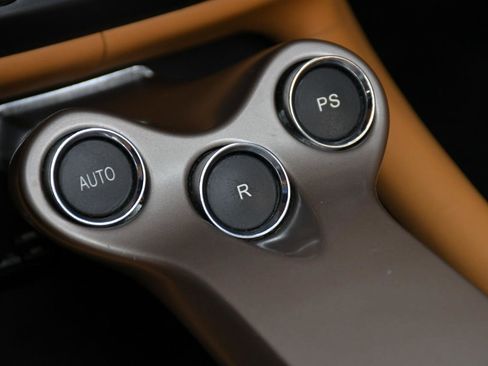 Used 2014 Ferrari California RWD image 36