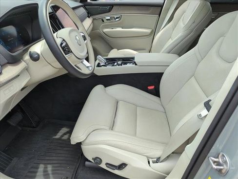 Used 2025 Volvo XC90 T8 Ultra w/ Protection Package Premier AWD/4WD image 12