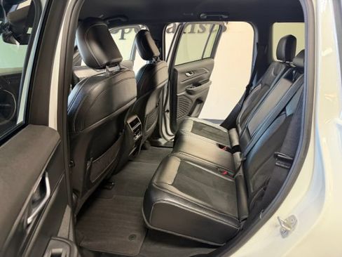 Used 2024 Jeep Grand Cherokee Altitude AWD/4WD image 23