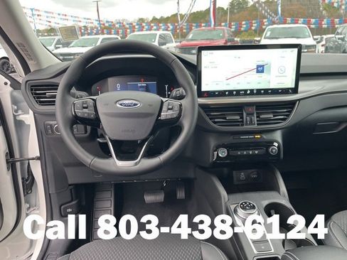 New 2026 Ford Escape SE image 16