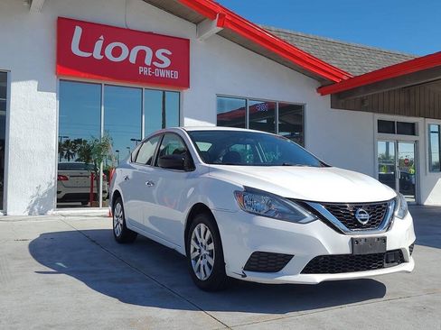 Used 2019 Nissan Sentra S FWD image 2