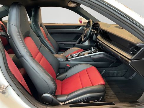 Used 2023 Porsche 911 Carrera image 7