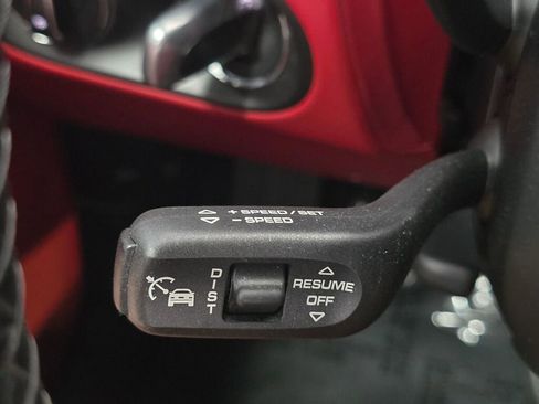 Certified 2023 Porsche Macan AWD/4WD image 44
