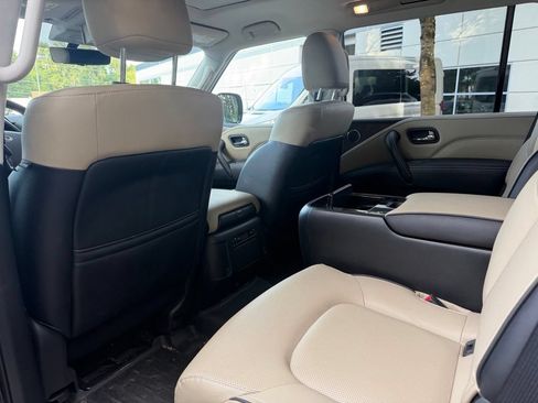 Used 2023 INFINITI QX80 Premium Select w/ All-Season Package AWD/4WD image 14