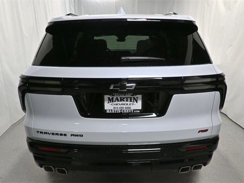 New 2026 Chevrolet Traverse RS w/ LPO, Floor Liner Package image 4
