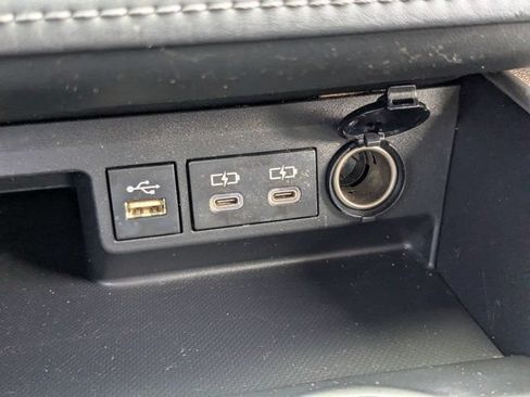 Used 2023 Toyota Highlander XLE FWD image 23