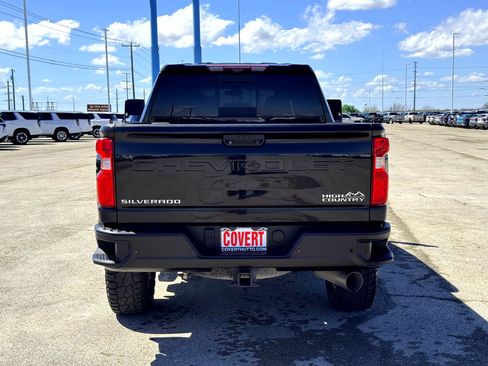 Used 2021 Chevrolet Silverado 2500 High Country w/ Z71 Off-Road Package image 8