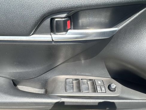 Used 2023 Toyota Camry SE w/ Convenience Package FWD image 19
