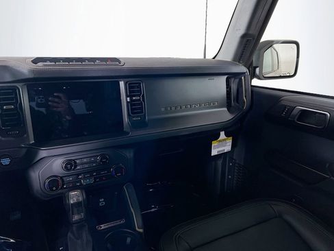 New 2025 Ford Bronco Badlands image 28