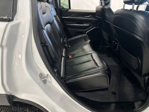 Used 2022 Jeep Grand Cherokee Limited 4xe image 36