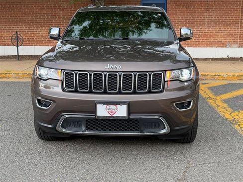 Used 2017 Jeep Grand Cherokee Limited AWD/4WD image 3