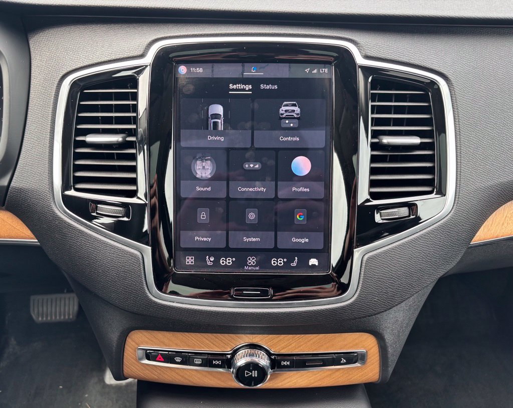 Certified 2024 Volvo XC90 B6 Plus w/ Protection Package AWD/4WD image 10