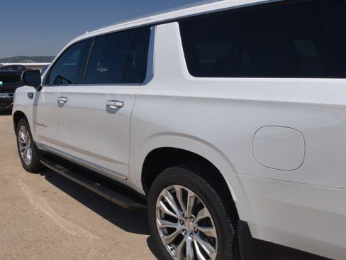 Used 2023 GMC Yukon XL Denali w/ Max Trailering Package AWD/4WD image 8