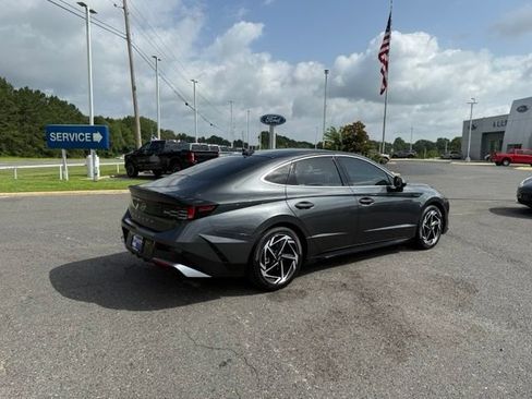Used 2025 Hyundai Sonata SEL FWD image 6