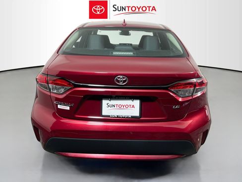 Used 2022 Toyota Corolla LE FWD image 5