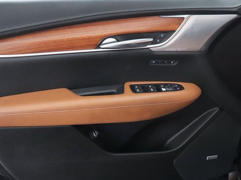 Used 2023 Cadillac XT5 Premium Luxury image 11