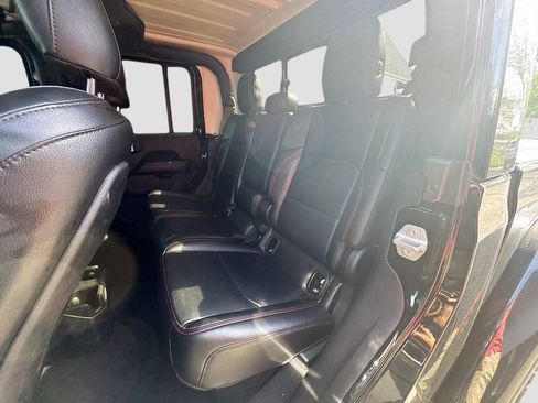 Used 2022 Jeep Gladiator Rubicon w/ LED Lighting Group AWD/4WD image 26
