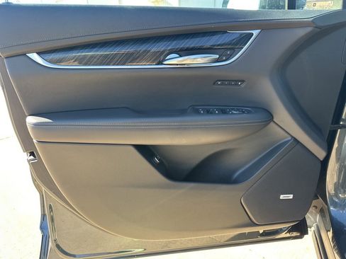 Used 2020 Cadillac XT6 Premium Luxury image 13