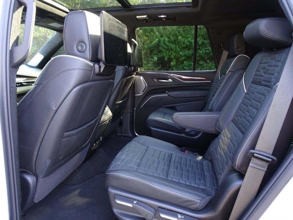 Certified 2024 Cadillac Escalade Sport Platinum AWD/4WD image 14