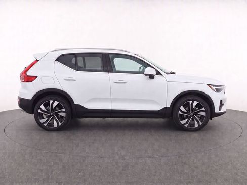 Used 2024 Volvo XC40 B5 Ultimate w/ Climate Package AWD/4WD image 8
