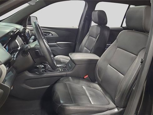 Used 2023 Chevrolet Traverse LT w/ LT Premium Package image 11