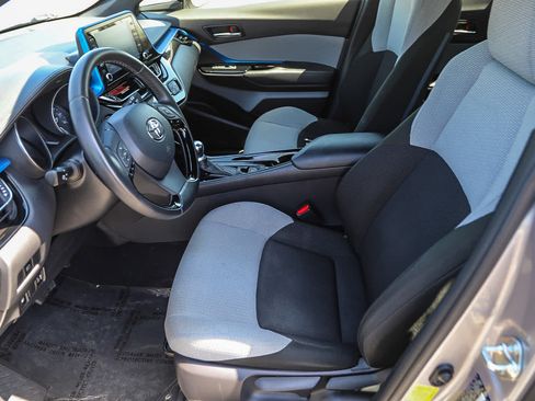 Certified 2019 Toyota C-HR XLE FWD image 17