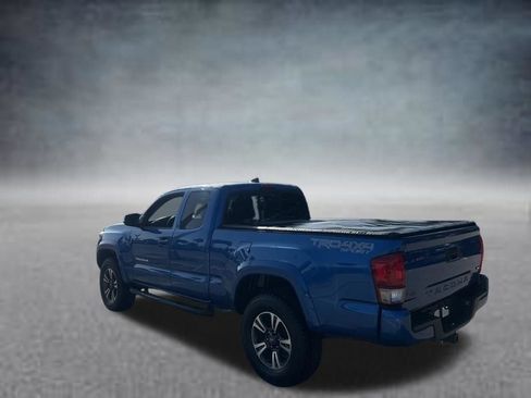 Used 2017 Toyota Tacoma TRD Sport w/ Tow Package AWD/4WD image 14