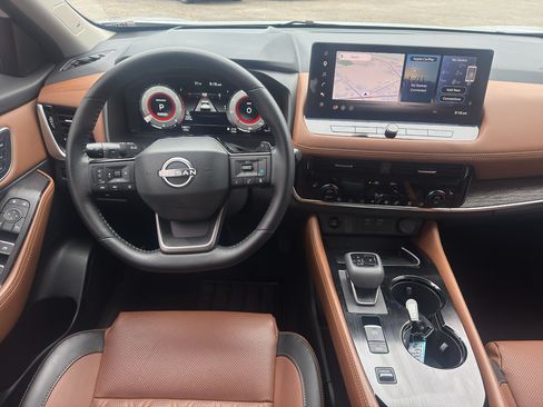Used 2025 Nissan Rogue Platinum w/ Platinum Premium Package FWD image 11