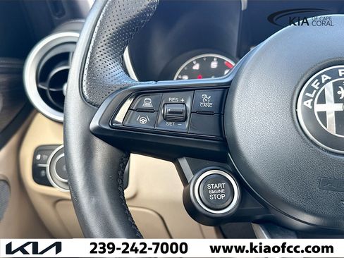 Used 2023 Alfa Romeo Giulia AWD w/ Quick Order Package 22X Lusso image 36