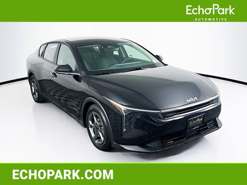 Used 2025 Kia K4 LXS image 1