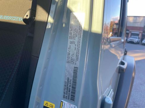 Used 2024 Jeep Wrangler Unlimited Rubicon 4xe image 17